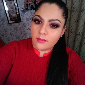 Meet your Posher, Alma